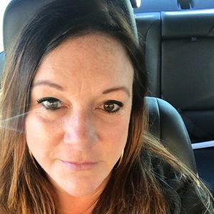 Meet your Posher, Debra